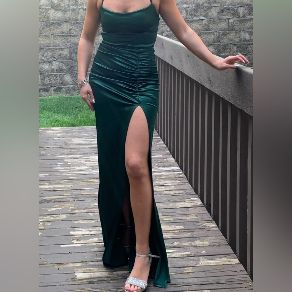 XS Windsor bodycon mermaid prom dress green